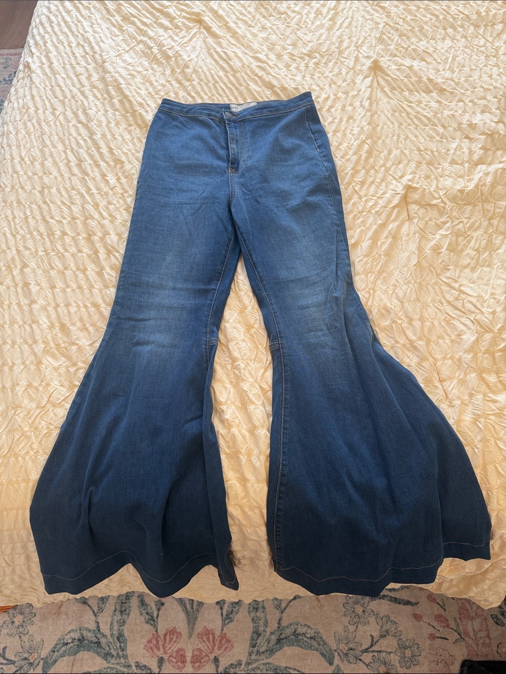 Wide-Leg Flared Bell Bottom Women’s Jeans — Dark Blue
